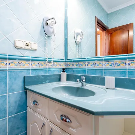 Paradise Court Apartment